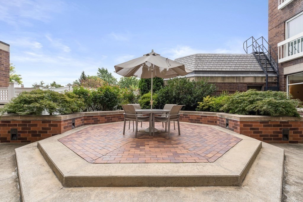 950 Massachusetts Ave # 417 Unit: #417