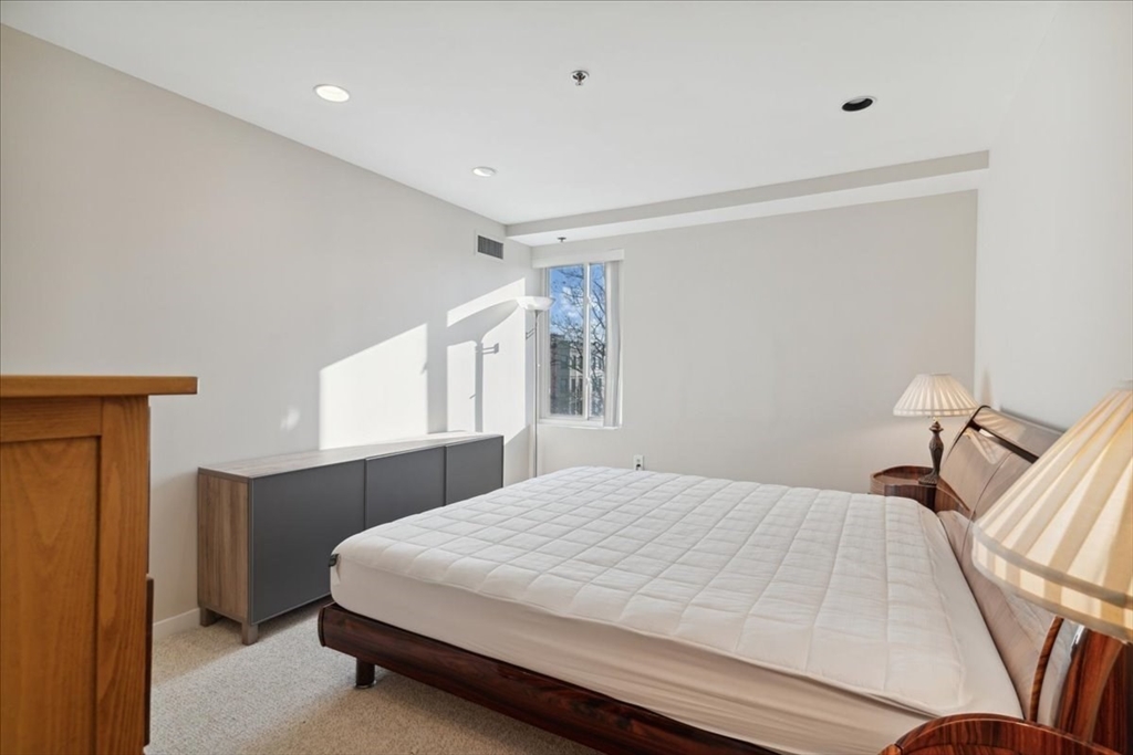 950 Massachusetts Ave # 417 Unit: #417