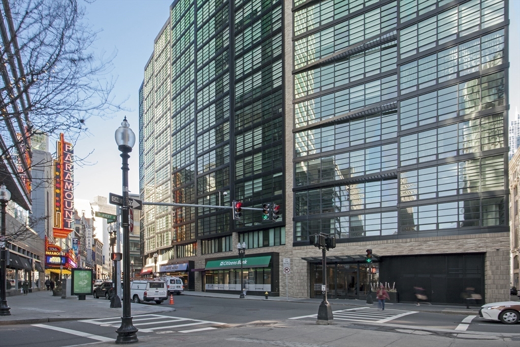 580 Washington St # 801