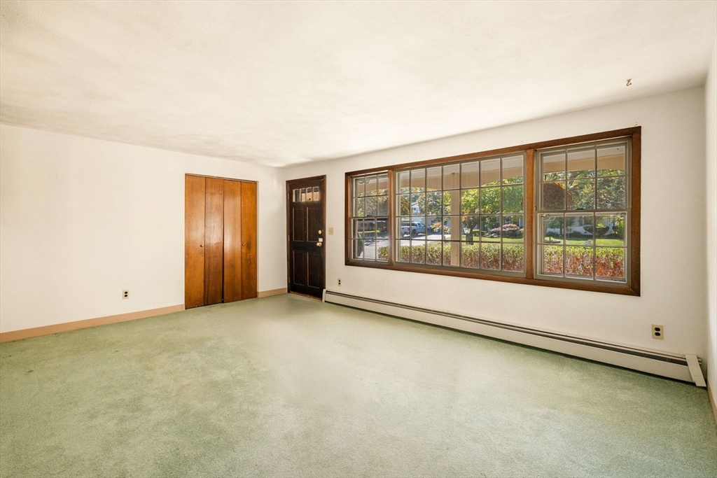 8 Intervale Ave