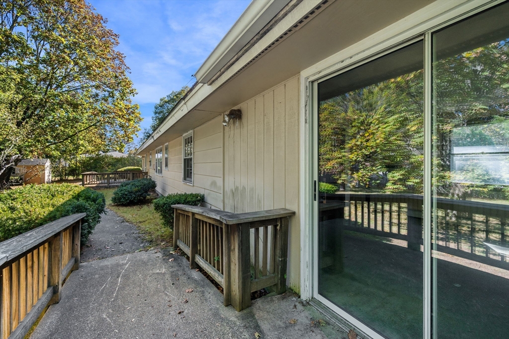 8 Intervale Ave