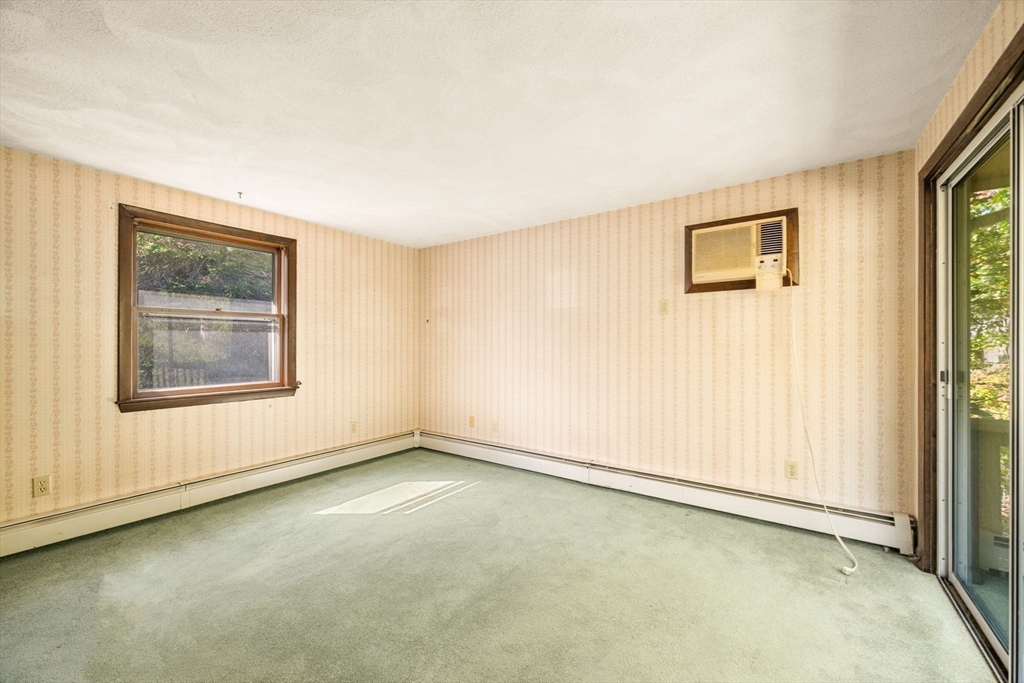 8 Intervale Ave
