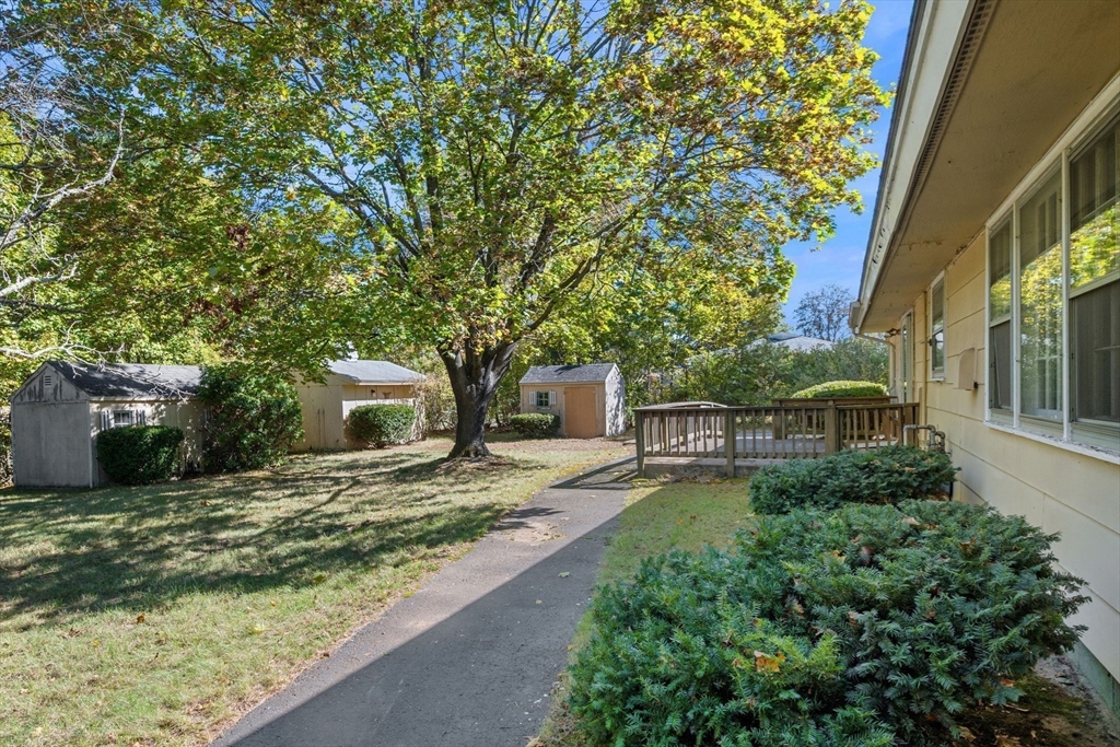 8 Intervale Ave