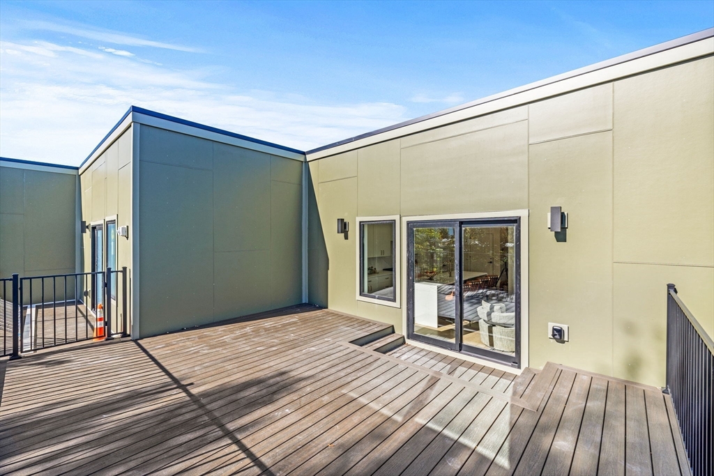 125 Addison Street # 309