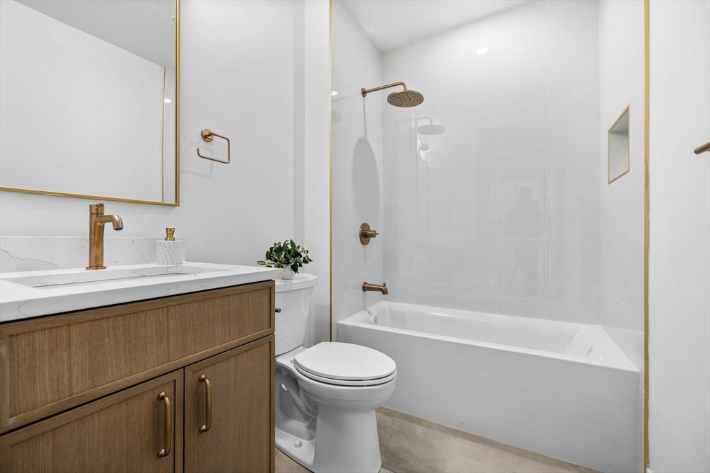 125 Addison Street # 309