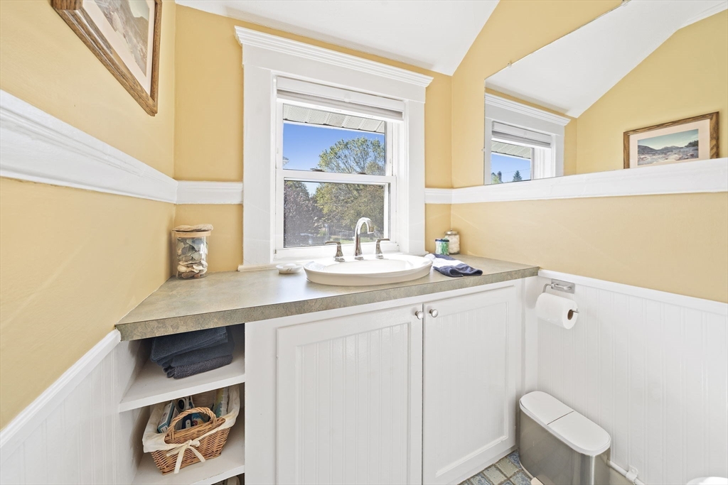 95 Monroe Rd # 2L