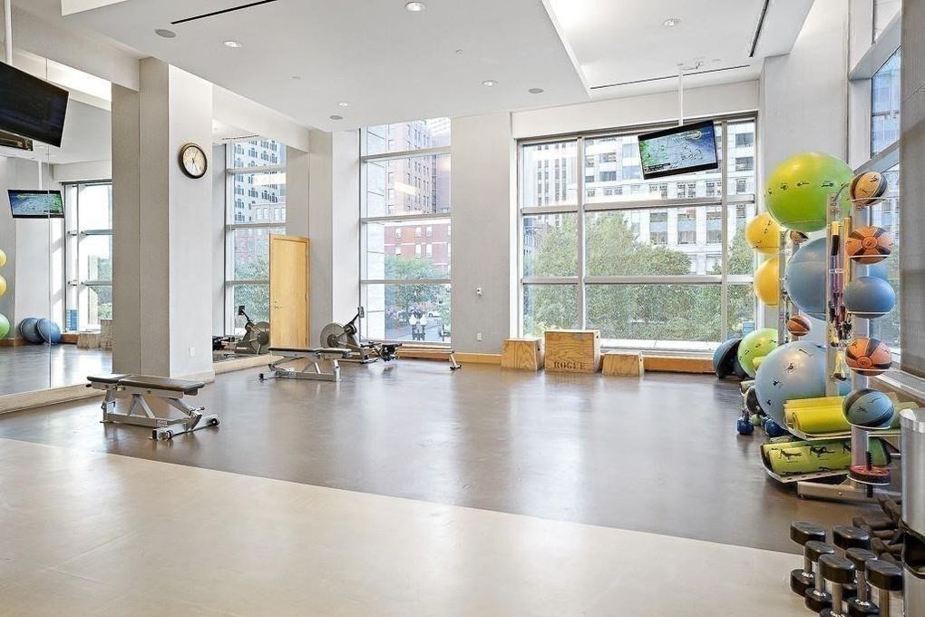 500 Atlantic Avenue # 19A