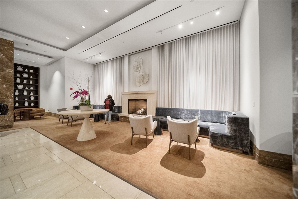 500 Atlantic Avenue # 19A