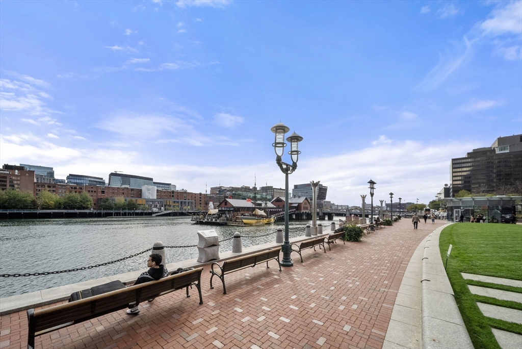 500 Atlantic Avenue # 19A