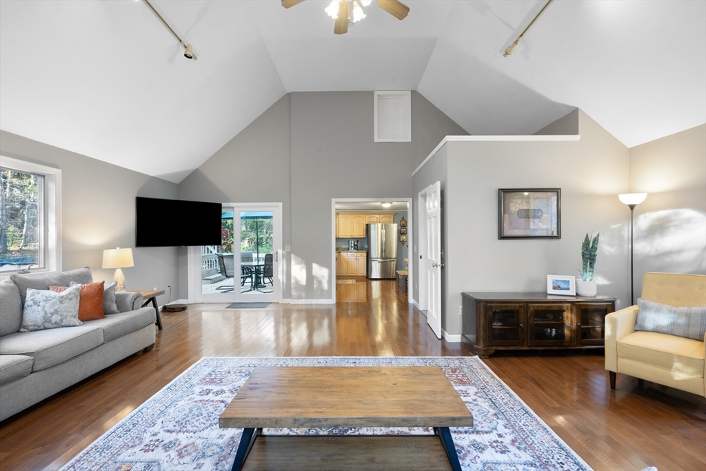 42 Breakneck Rd