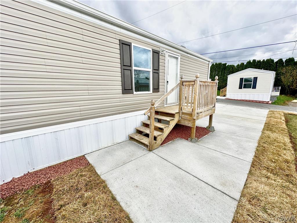 16 Woodland Lane