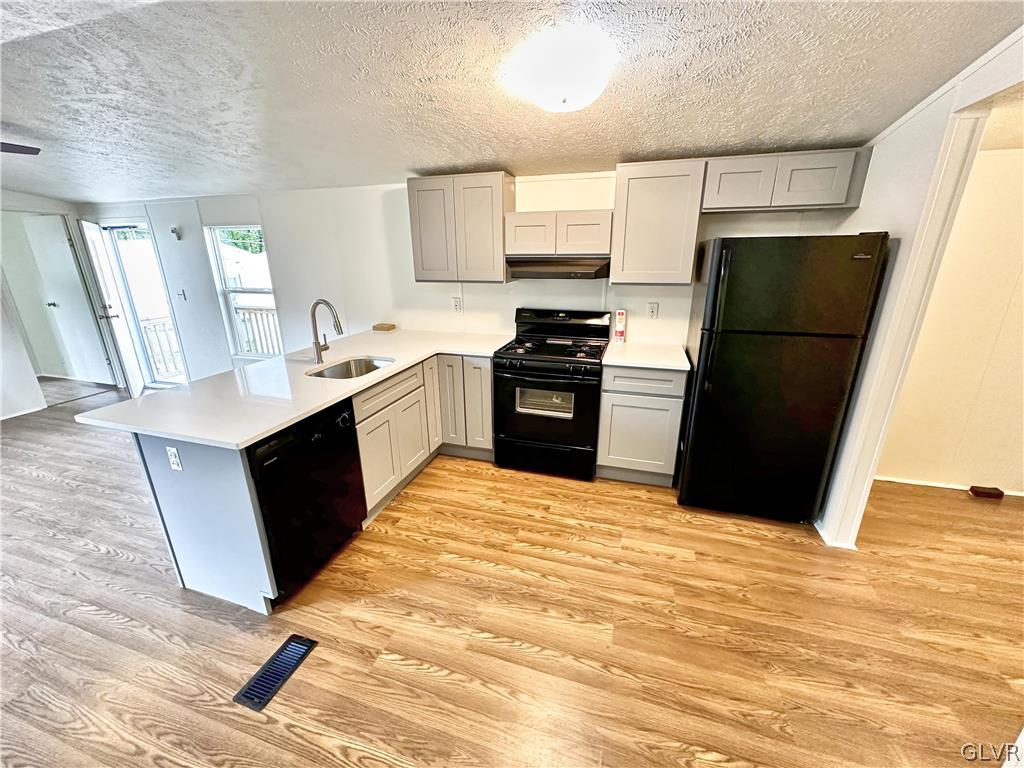 16 Woodland Lane
