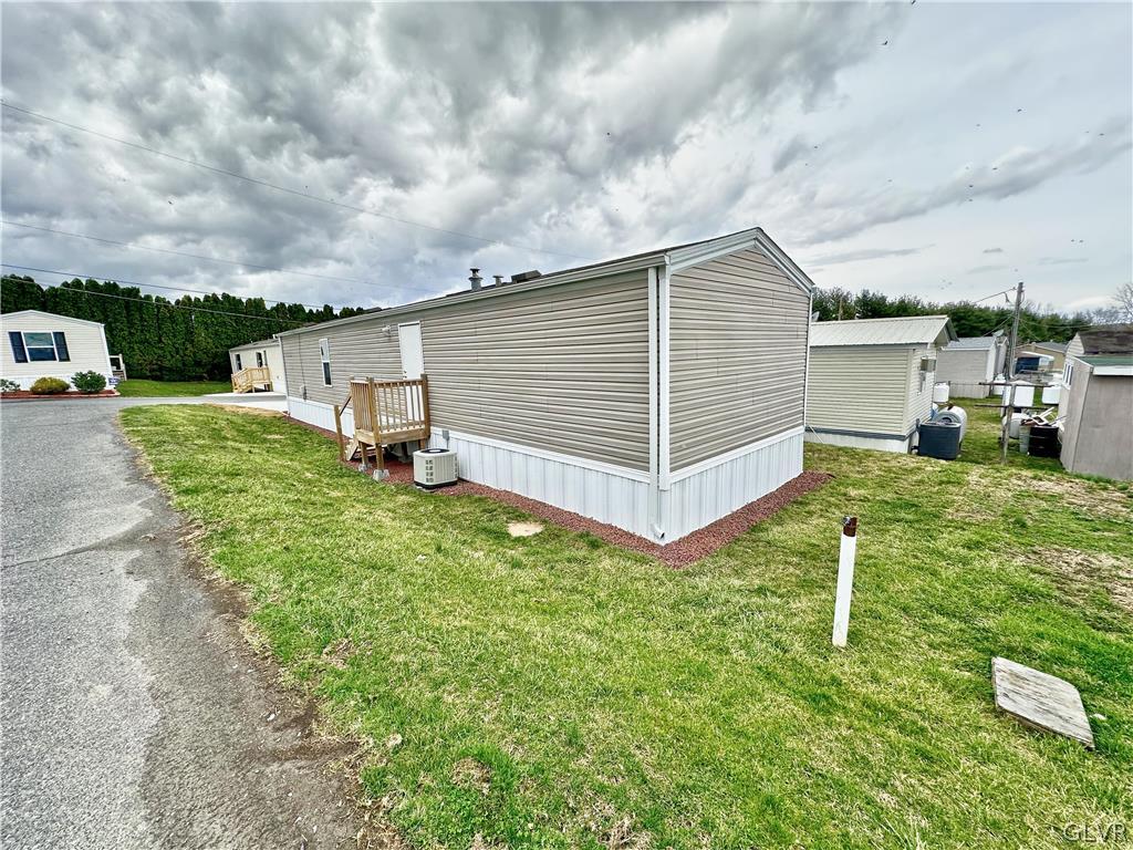 16 Woodland Lane
