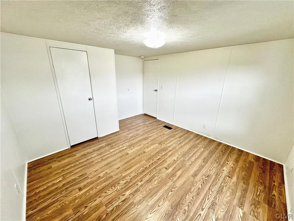 16 Woodland Lane