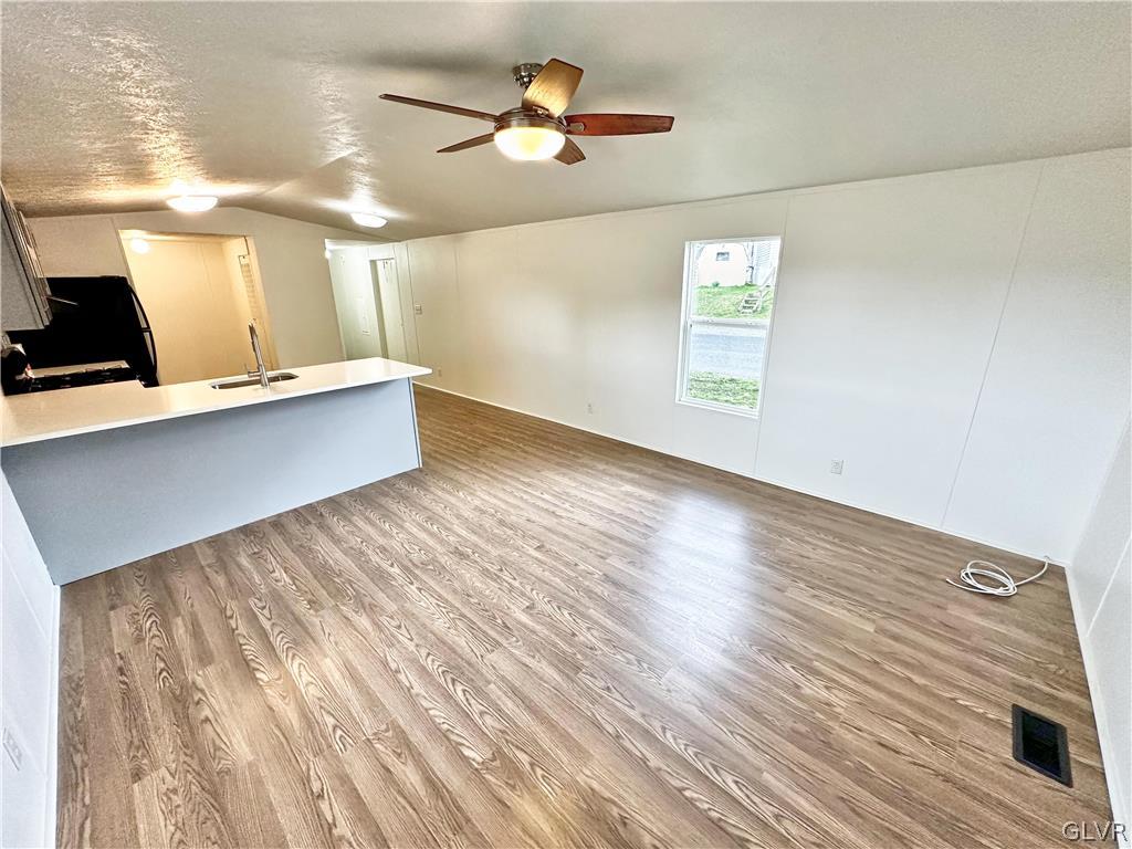 16 Woodland Lane