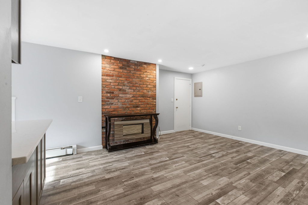 180 Tyngsboro # C3