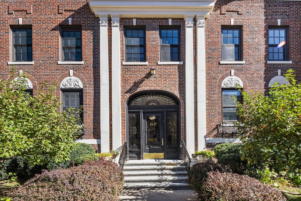 15-17 James St # 2