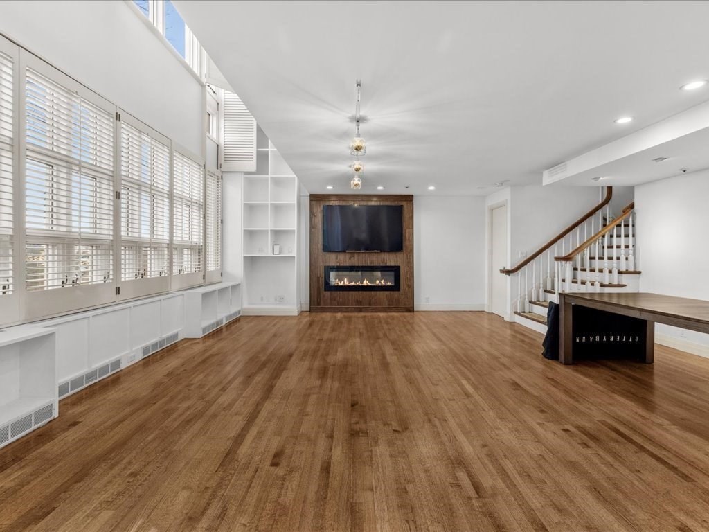 20 Rowes Wharf # 2 Unit: Townhouse 2