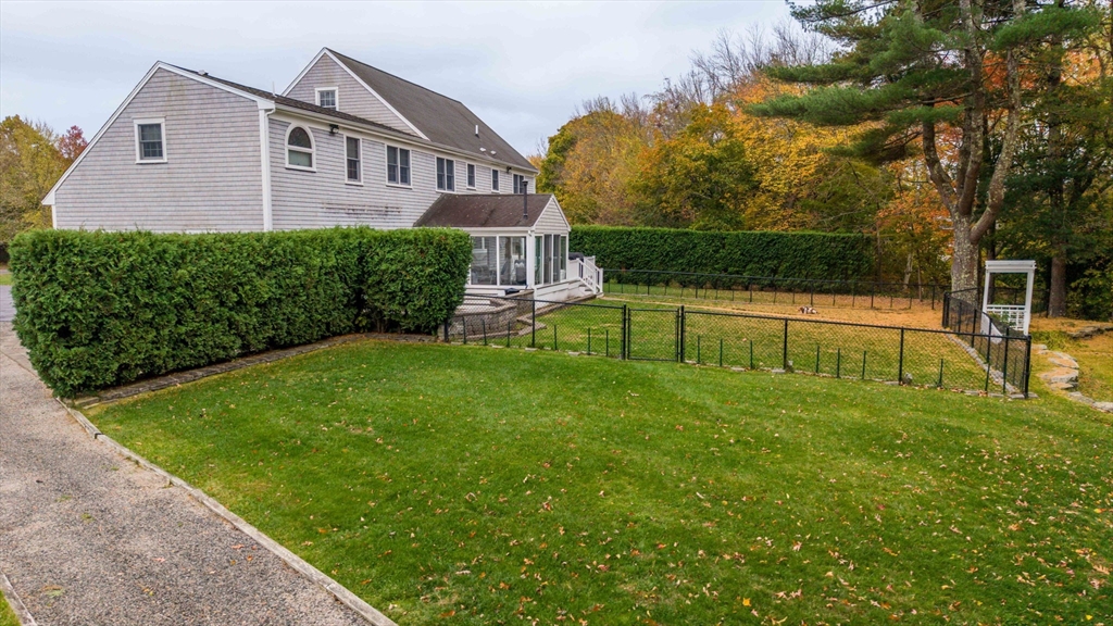 6 Walters Way