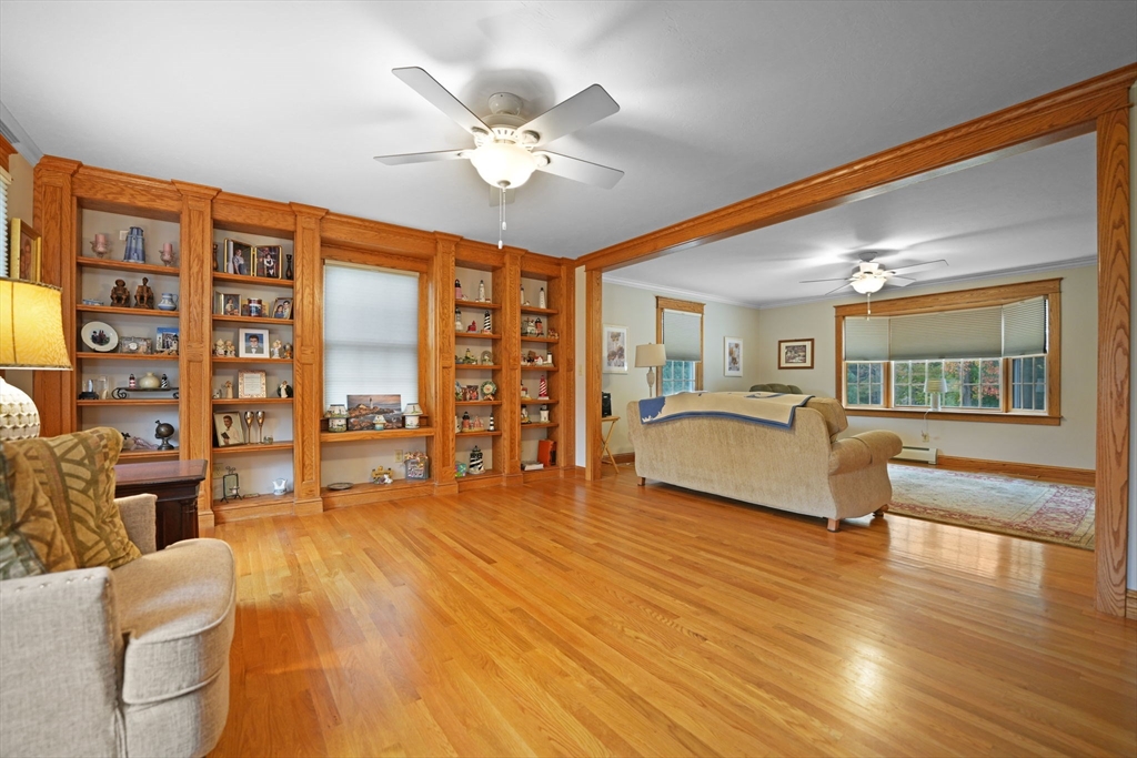 6 Walters Way