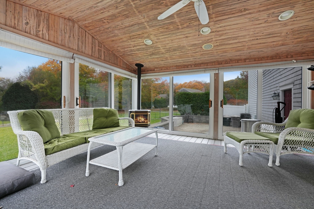 6 Walters Way