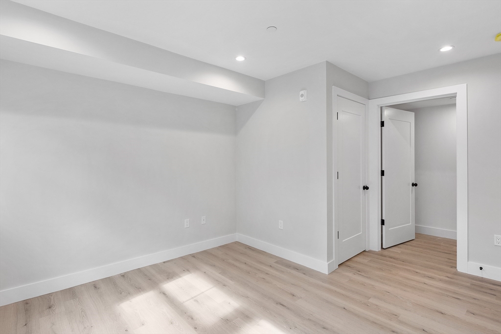 186 Bedford St # 209