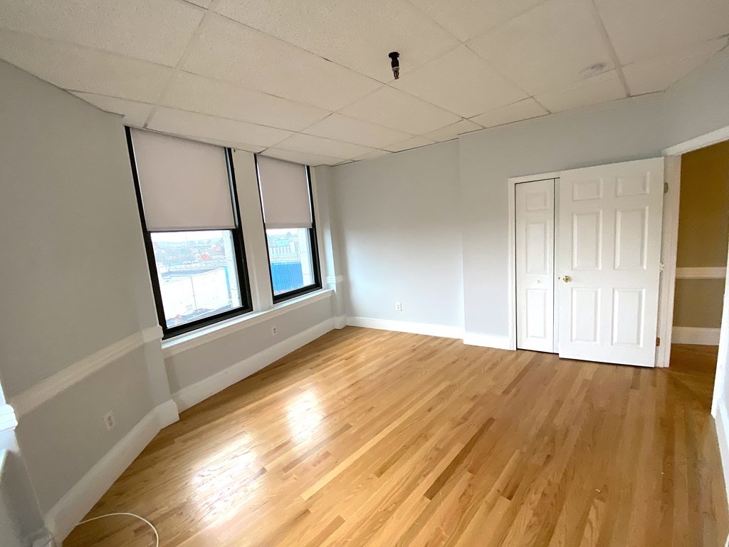 11 Lawrence St Unit: 606
