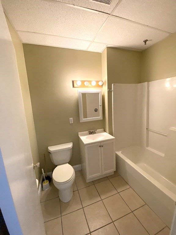 11 Lawrence St Unit: 606