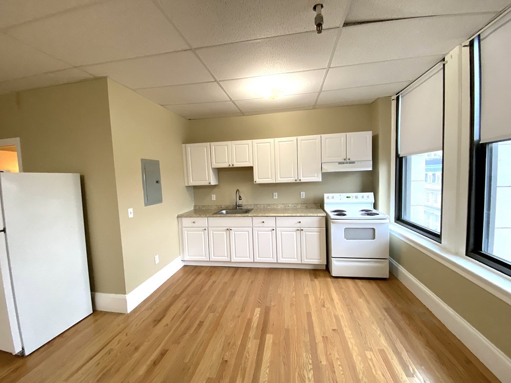 11 Lawrence St Unit: 606