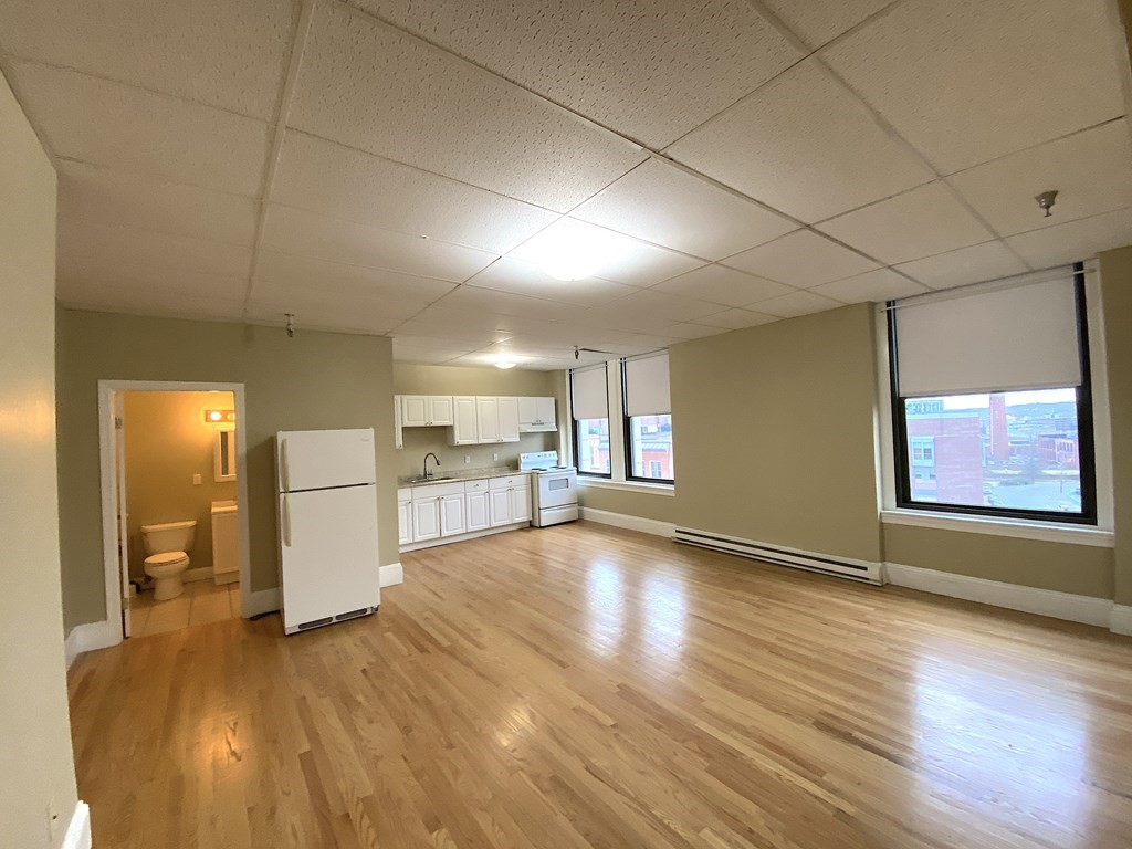 11 Lawrence St Unit: 606