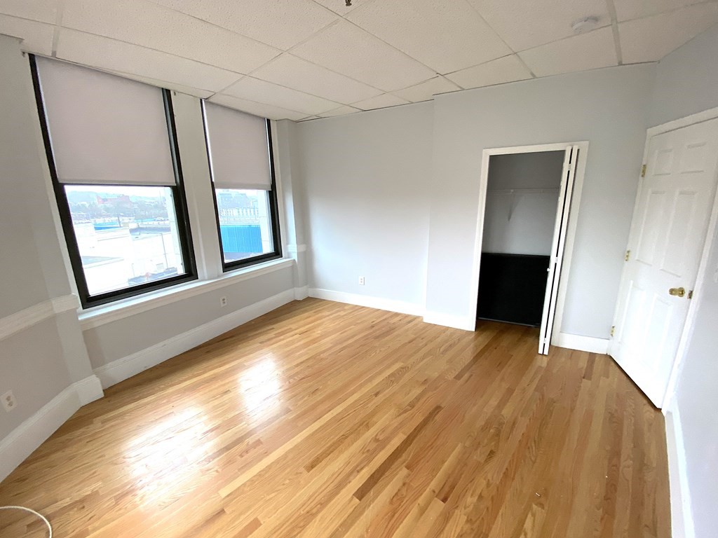 11 Lawrence St Unit: 606