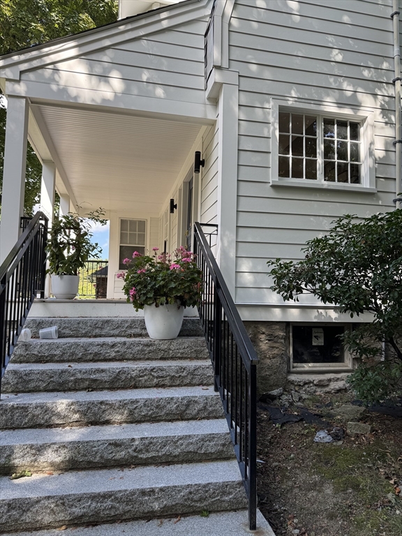 62 Crosby Rd # 1
