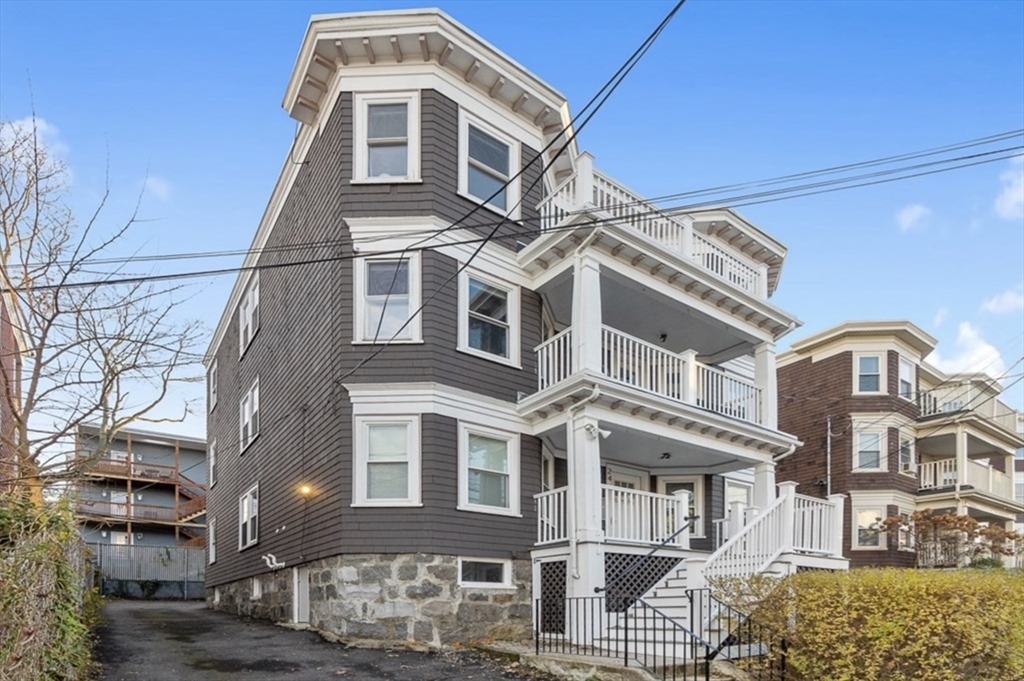 24 Thelma Unit: Penthouse