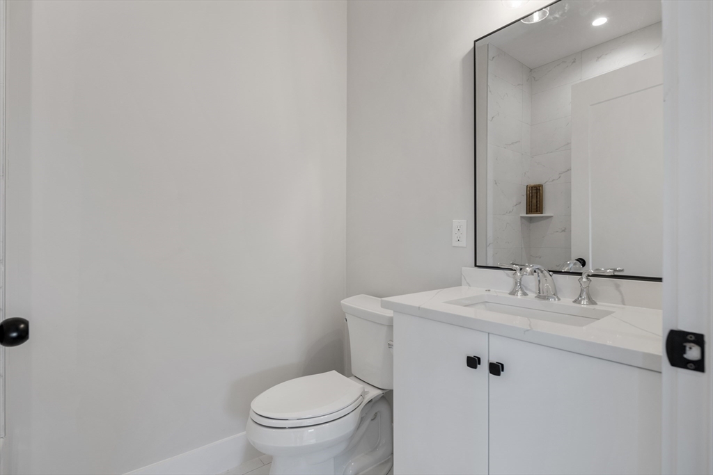 186 Bedford St # 204