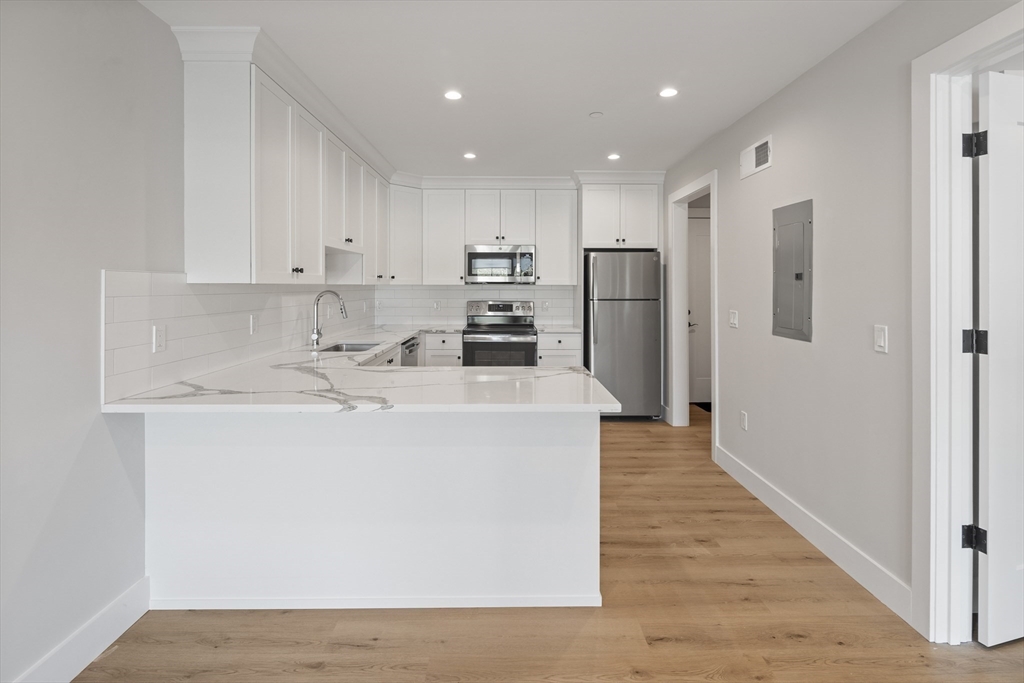 186 Bedford St # 204