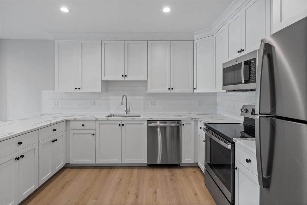 186 Bedford St # 204