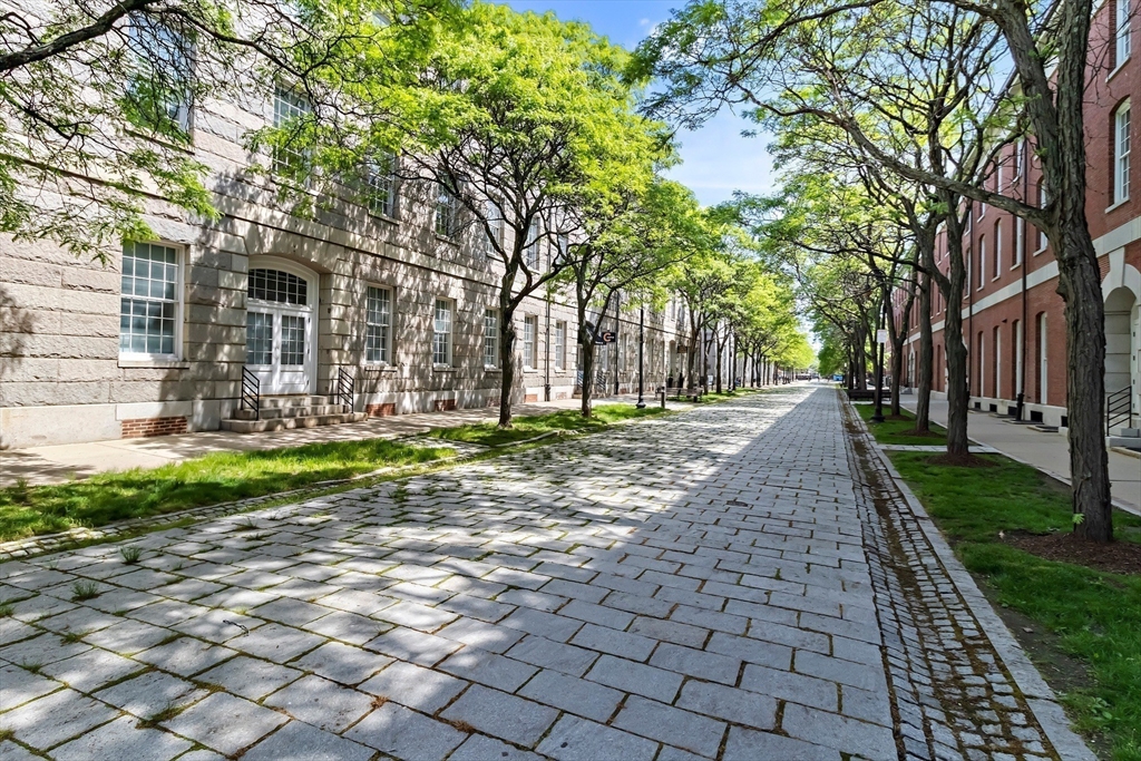 33 3rd Avenue # U214