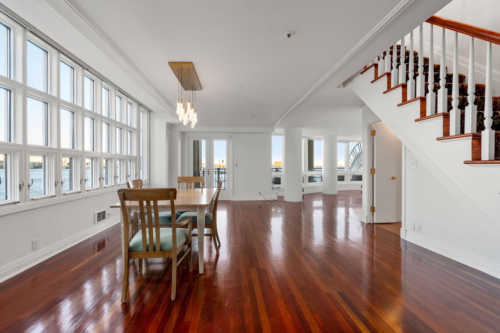 20 Rowes Wharf Unit: TH7