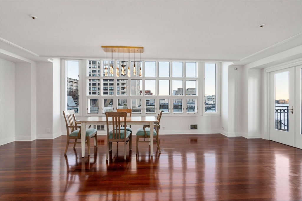 20 Rowes Wharf Unit: TH7