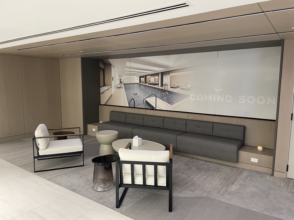 20 Rowes Wharf Unit: TH7
