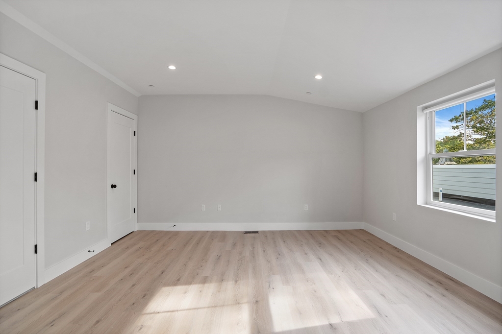 186 Bedford St # 210