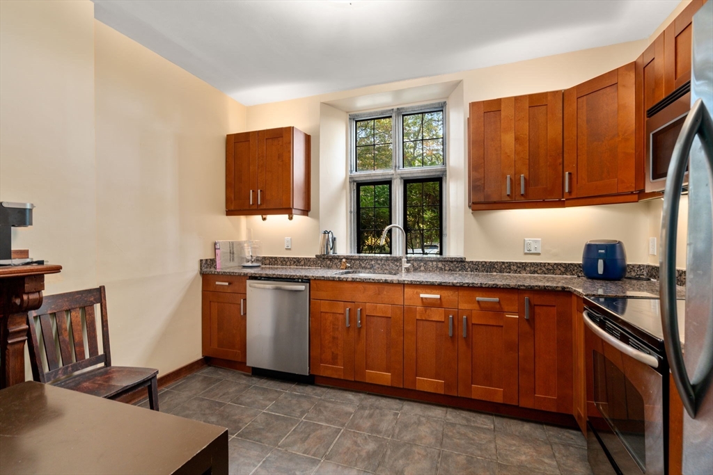 241 Perkins Street # 102 Unit: G-102