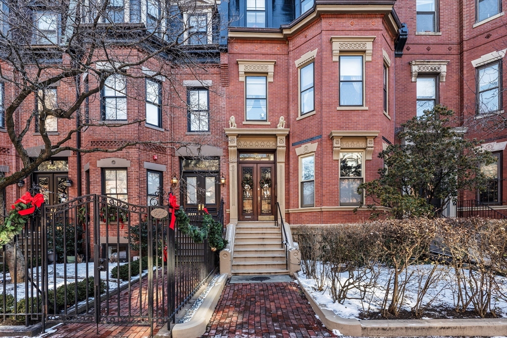 348 Marlborough St # 3