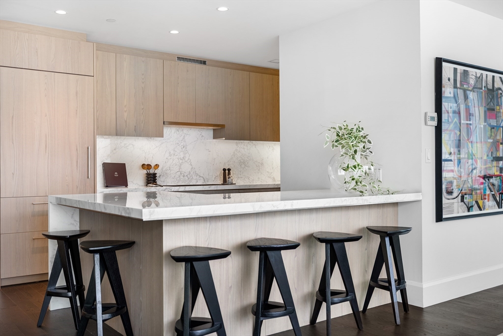 430 Stuart St # 27D