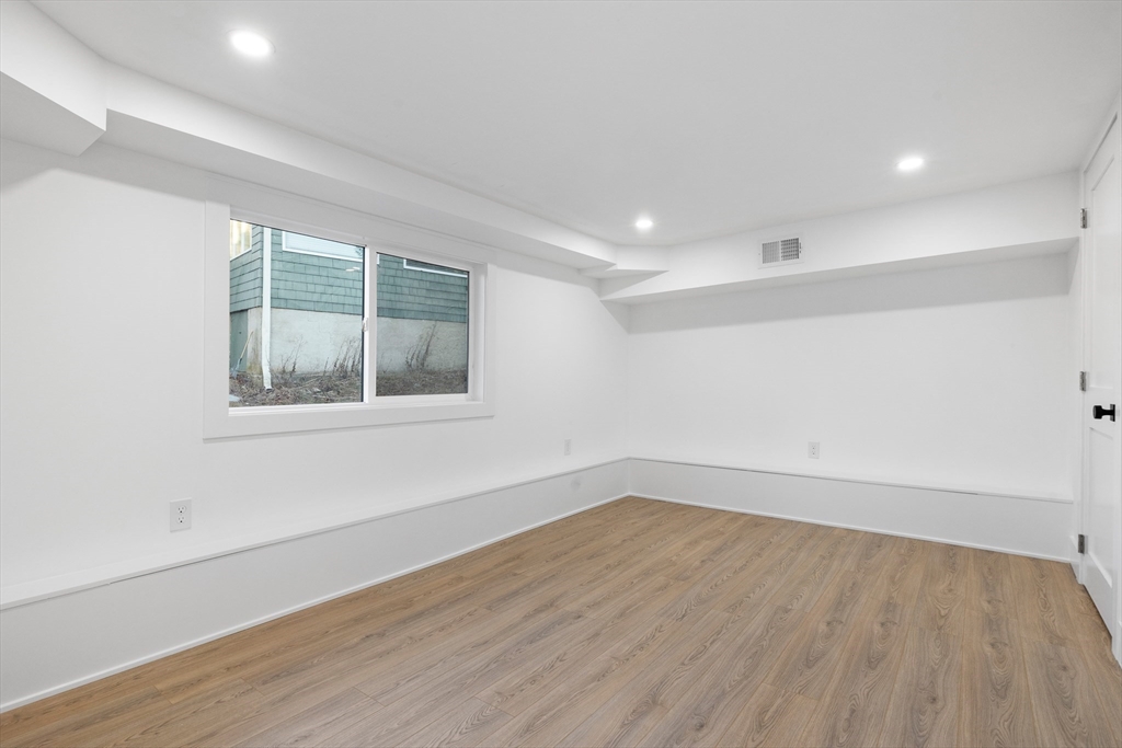 1 Knollwood Road