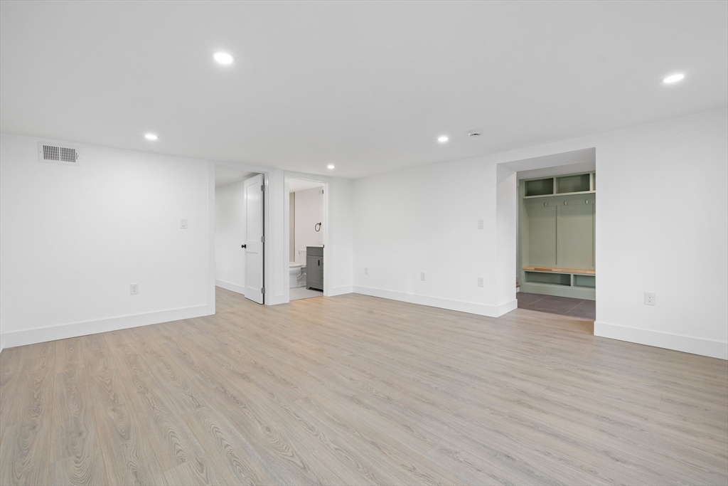 1 Knollwood Road