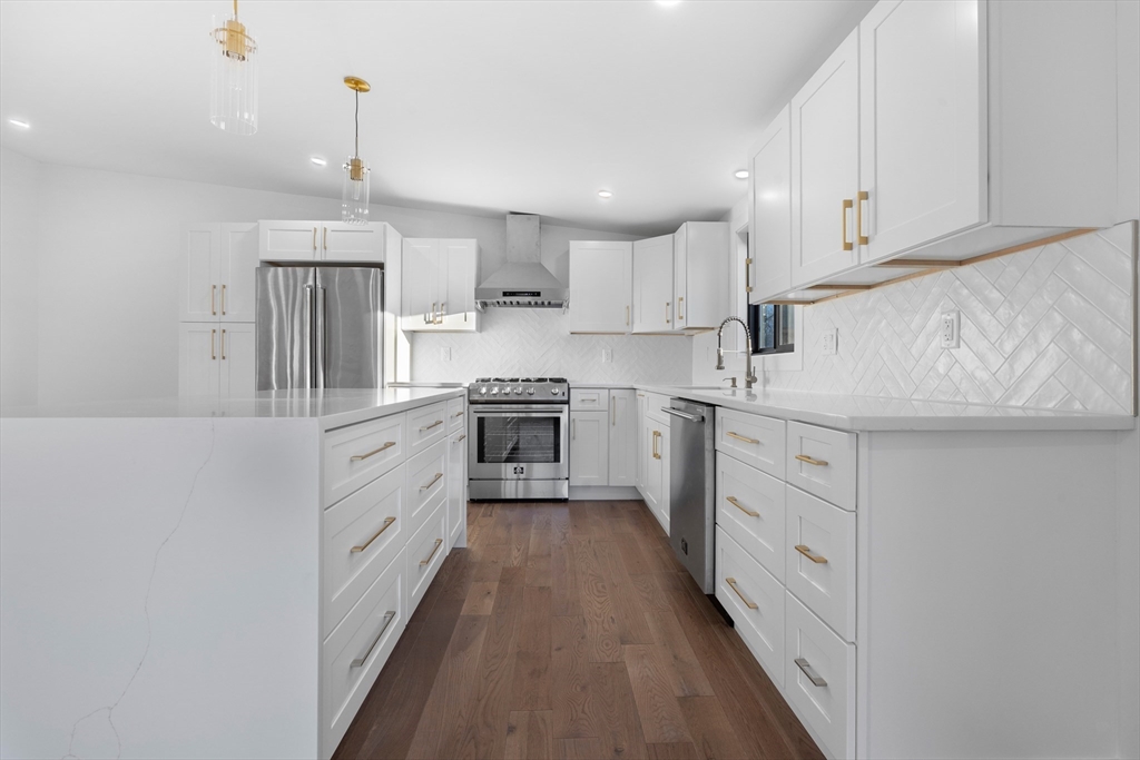 1 Knollwood Road