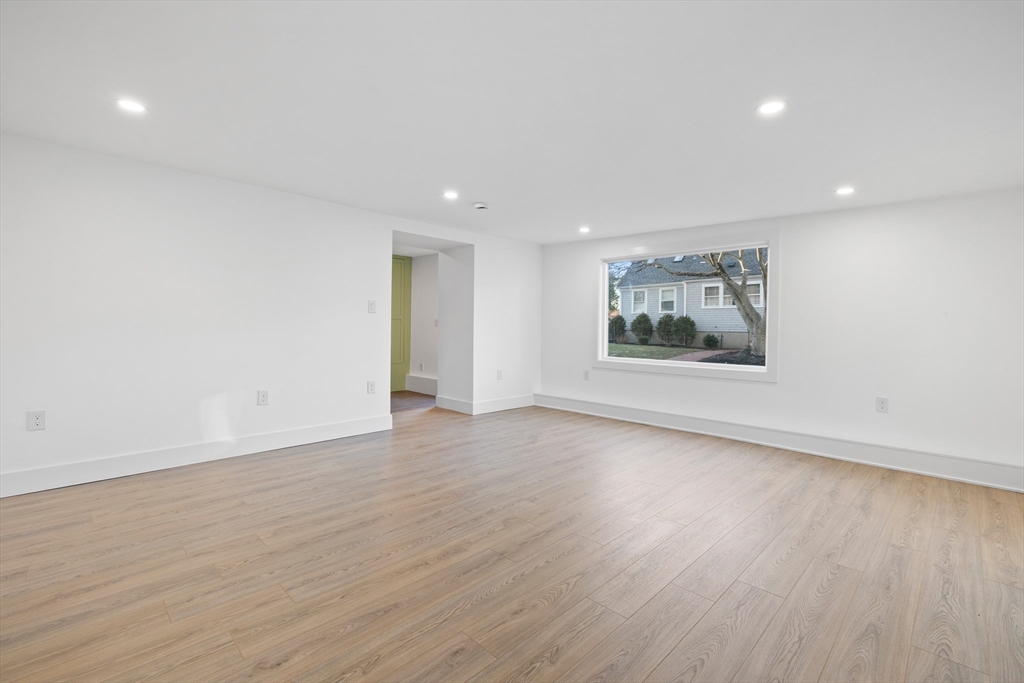 1 Knollwood Road