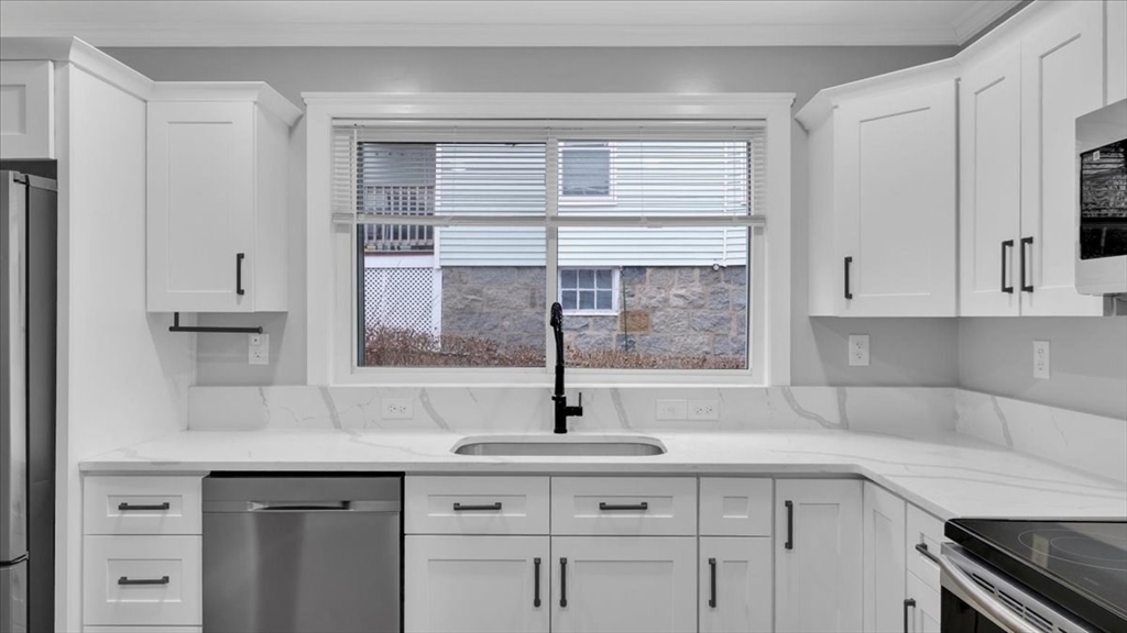 71 Pierce Ave # 1