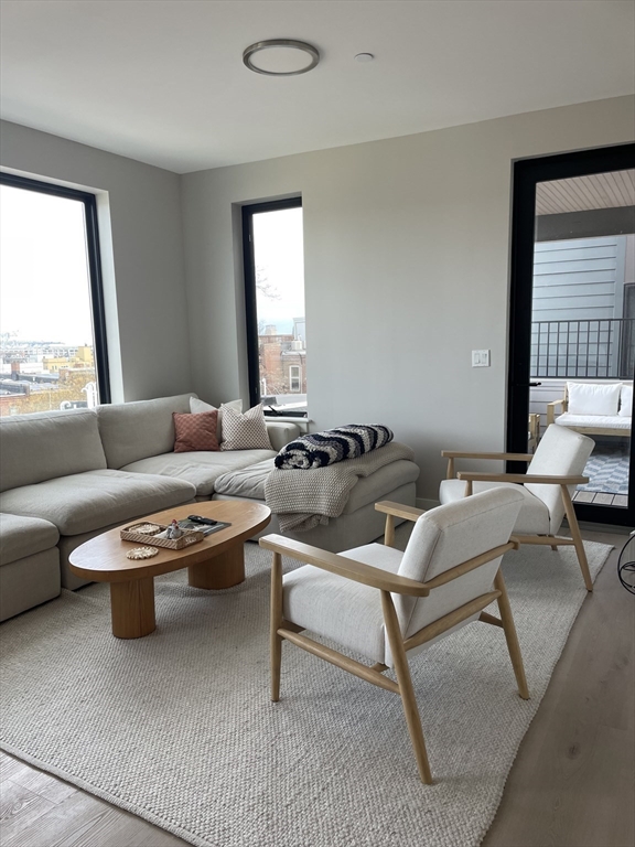 400 W Broadway # 405